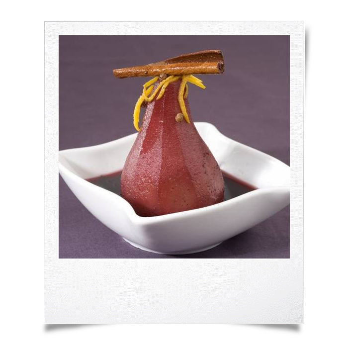 Poires pochées au vin rouge